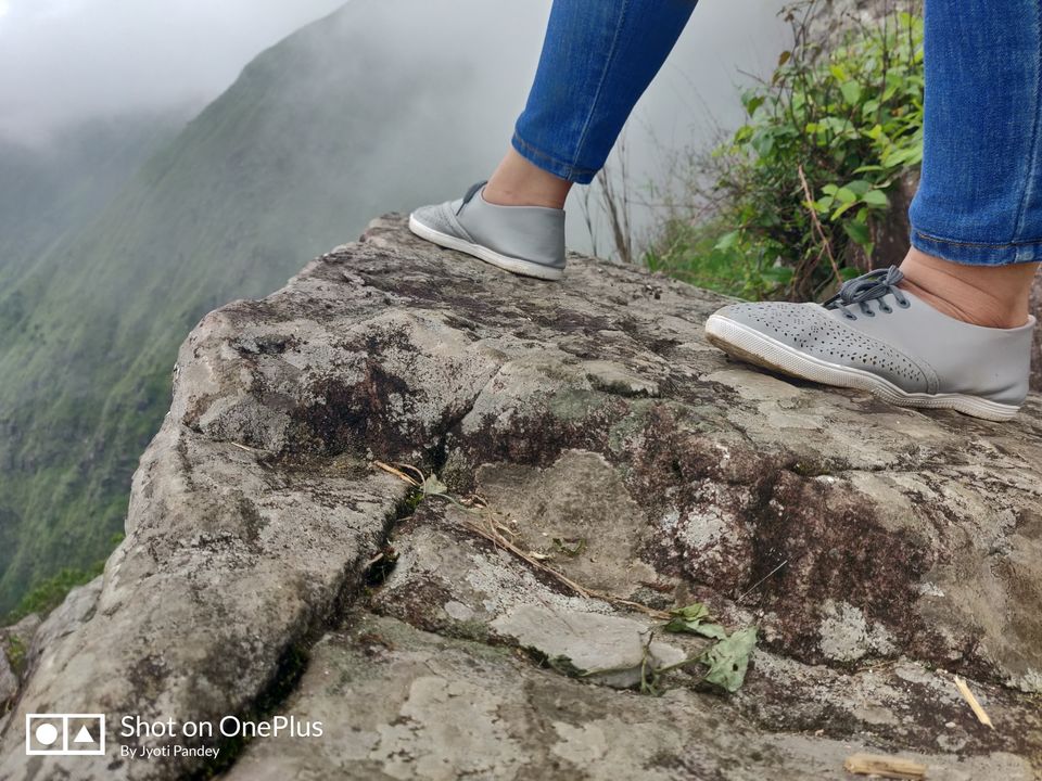 Photo of Laitlum Canyon Ridge, Laitlum, Meghalaya, India by Jyoti Pandey