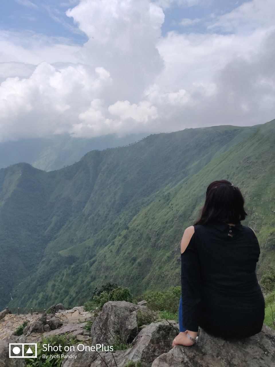 Photo of Laitlum Canyon Ridge, Laitlum, Meghalaya, India by Jyoti Pandey
