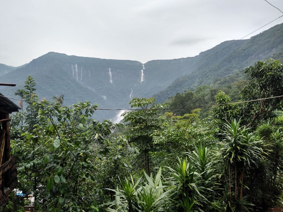 Photo of Mawjngih Lapynshongdor View Point, National Highway 206, Mawkajem, Meghalaya, India by Jyoti Pandey