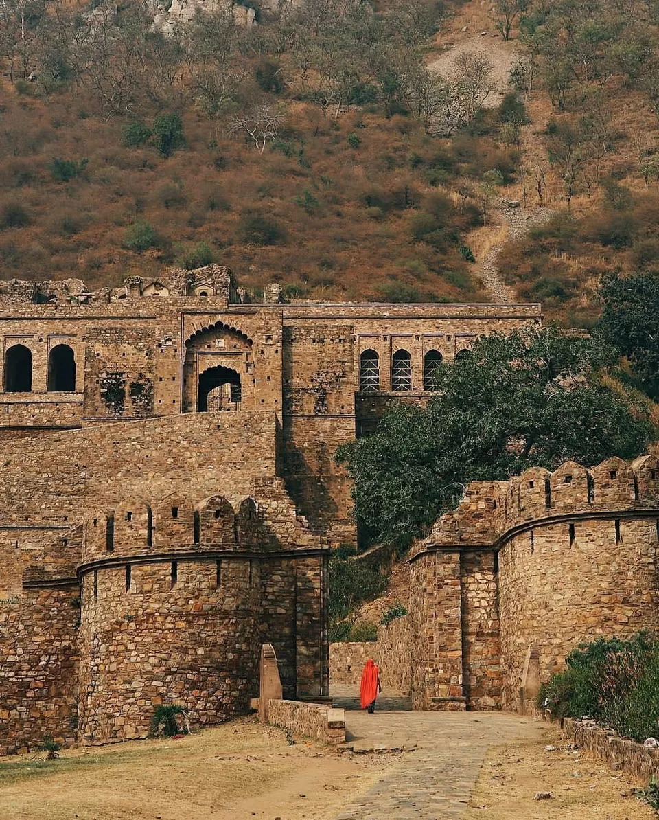 Photo of Bhangarh Fort, Bhangarh, Rajasthan, India by raghavendra nanubala