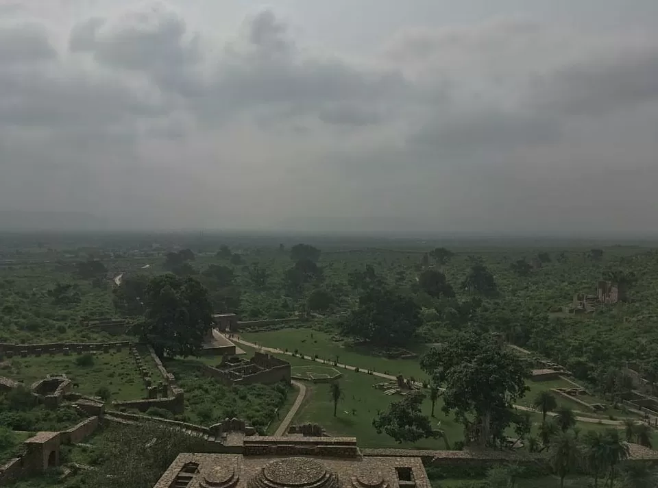 Photo of Bhangarh Fort, Bhangarh, Rajasthan, India by raghavendra nanubala