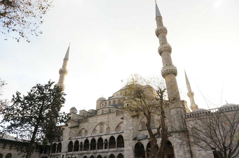 Photo of Sultan Ahmed Mosque, Torun Sokak, Istanbul, Turkey by Sharon Phang