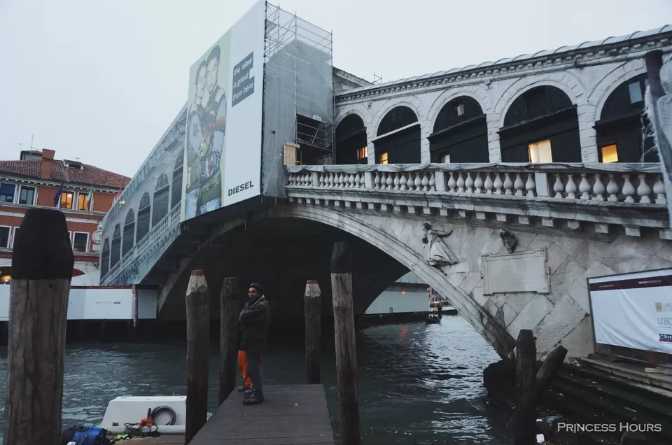 Photo of Rialto Bridge, Venice, Metropolitan City of Venice, Italy by Sharon Phang
