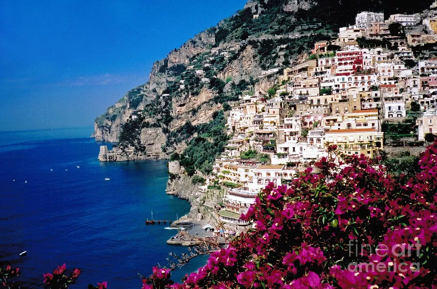 Photo of Positano, Salerno, Italy by RoDrea Libro