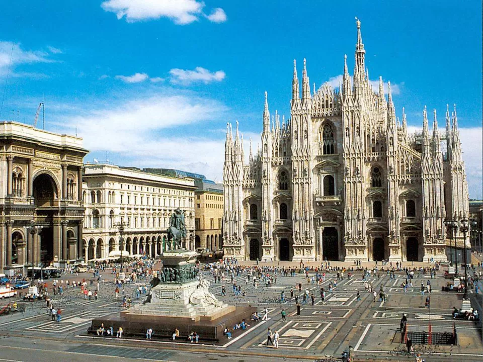 Photo of Milano, Milan, Italy by RoDrea Libro