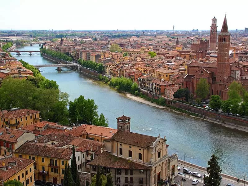 Photo of Verona, Italy by RoDrea Libro