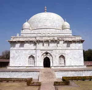 Photo of Hoshang Shahs Tomb, Jahaj Mahal internal Rd, Mandu, Mandav, Madhya Pradesh 454010, India by Krishan Ramani