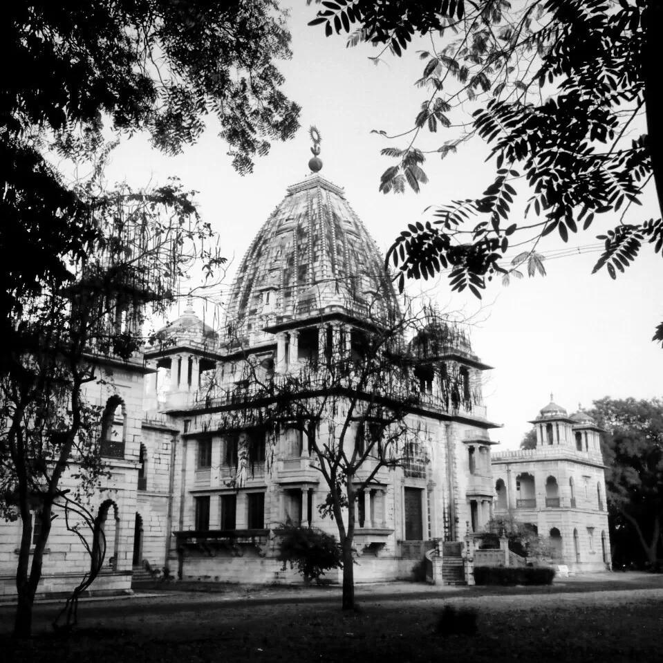 Photo of Kirti Mandir, Kirti Mandir, Kothi Rd, Dak Bunglaw, Sayajigunj, Vadodara, Gujarat 390001, India by Krishan Ramani