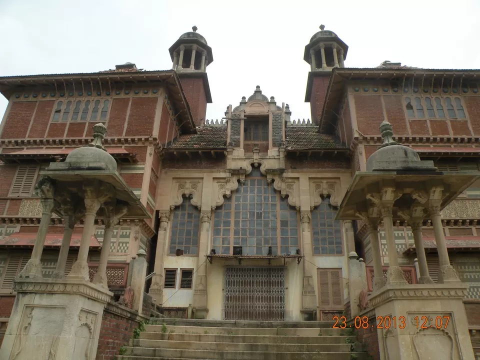 Photo of Museum, Baroda, Gujarat, India by Krishan Ramani