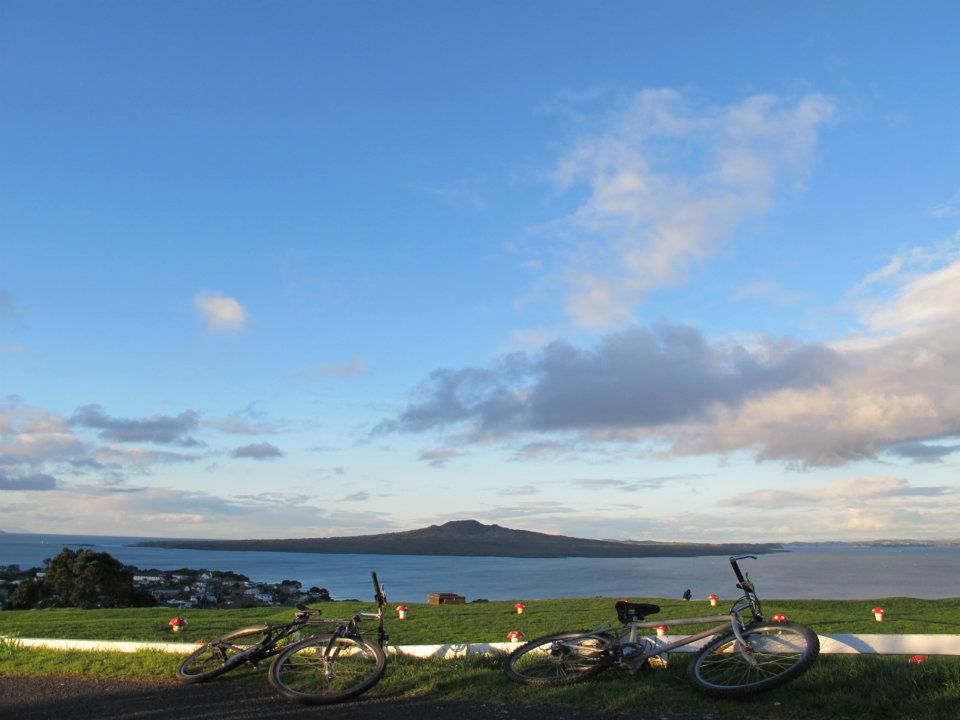 Photo of New Zealand - Survival & Travel Tips 6/16 by Prana