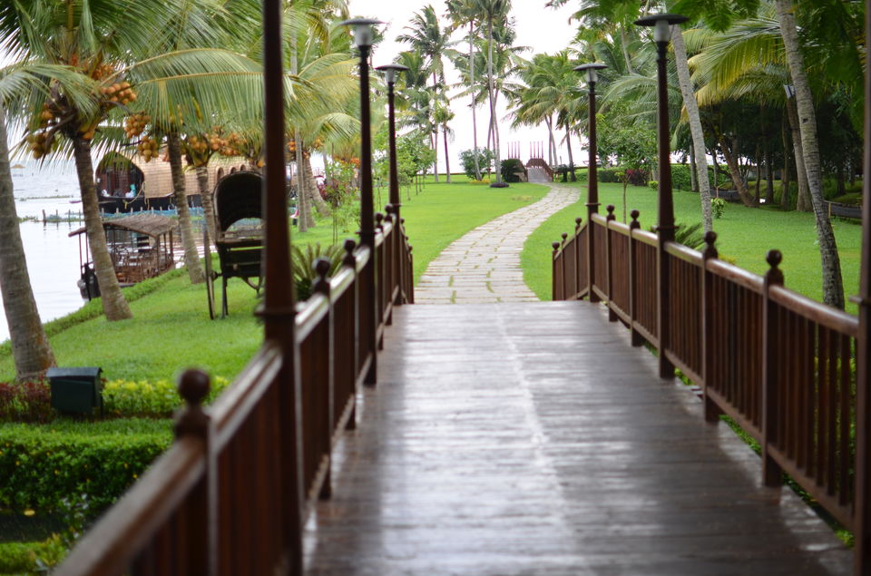 Photo of Best Luxurious Resort in Kerala,Kumarakom Lake Resort[price-24,000/nyt approx] #luxurygetaway by AnaZir Vlog