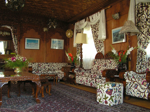 Photo of Houseboats- The Floating Palaces of Kashmir 12/17 by Kanika Saxena