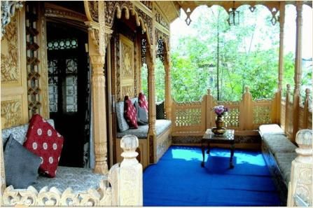 Photo of Houseboats- The Floating Palaces of Kashmir 15/17 by Kanika Saxena