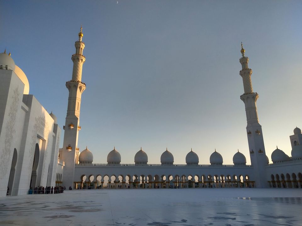 Photo of Sheikh zayed mosque - Abu Dhabi - United Arab Emirates by Sweta Sheth Mehta