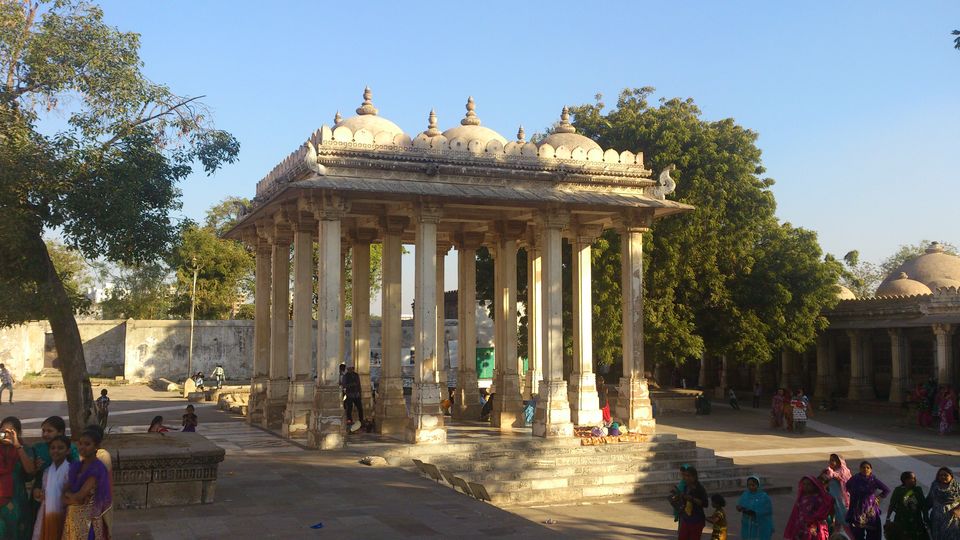 Sarkhej Roza Indo Saracenic Architecture Mosque In Ahmedabad Tripoto