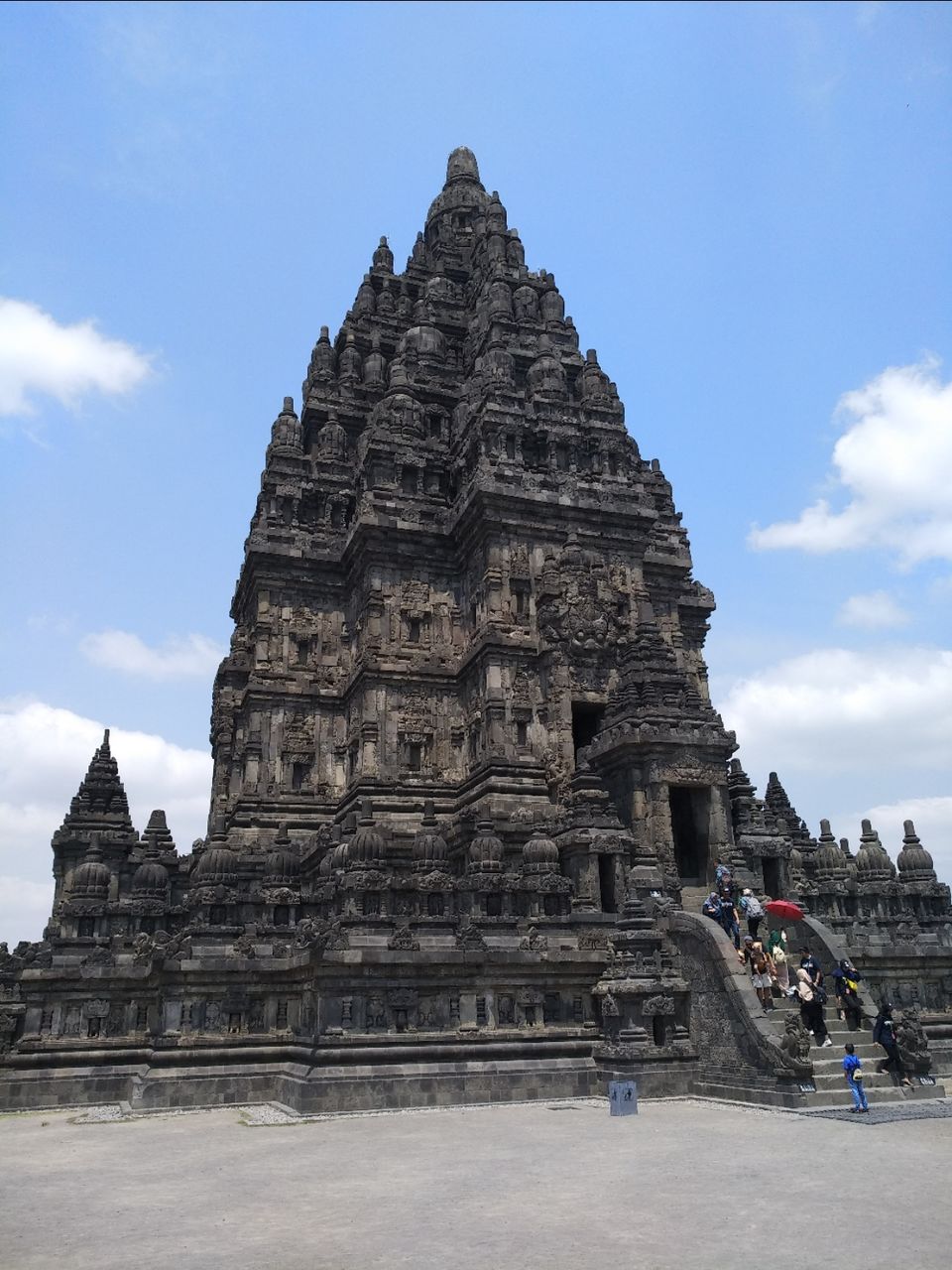 Photo of Yogyakarta, Yogyakarta City, Special Region of Yogyakarta, Indonesia by Gaurang Garg