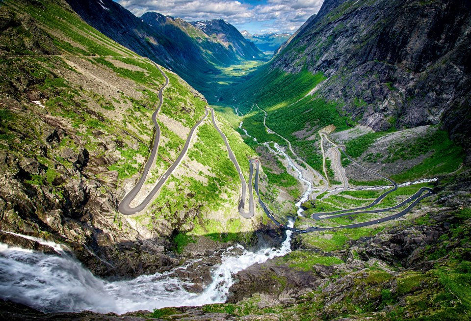Photo of 10 spectacular (and a bit insane) roads from around the world 1/2 by Mike