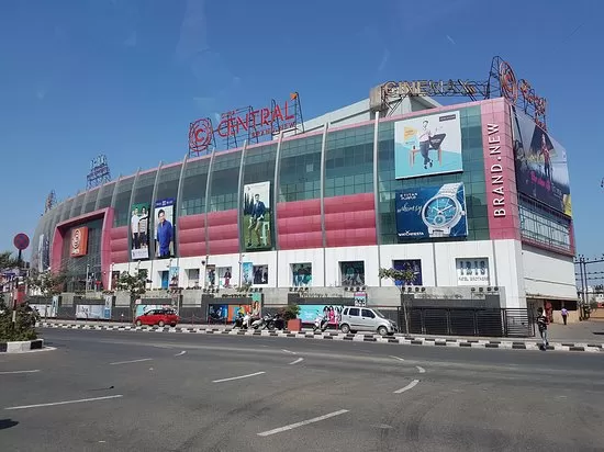 Photo of CENTRAL MALL, Piplod, Surat, Gujarat, India by Raj Kaneria
