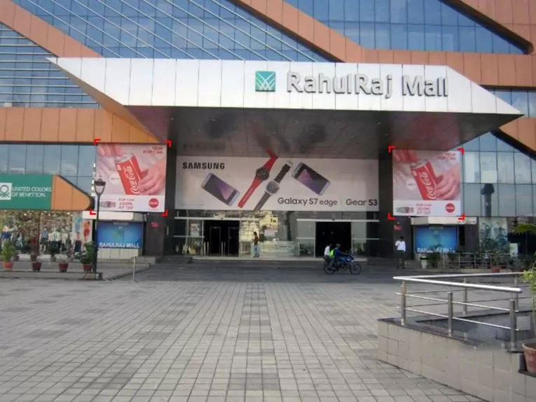 Photo of RahulRaj Mall, Gaurav Path, Piplod, Surat, Gujarat, India by Raj Kaneria