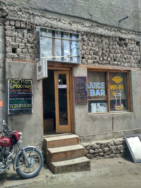 Photo of Zangsti Road, Leh by Aditi Chaudhary
