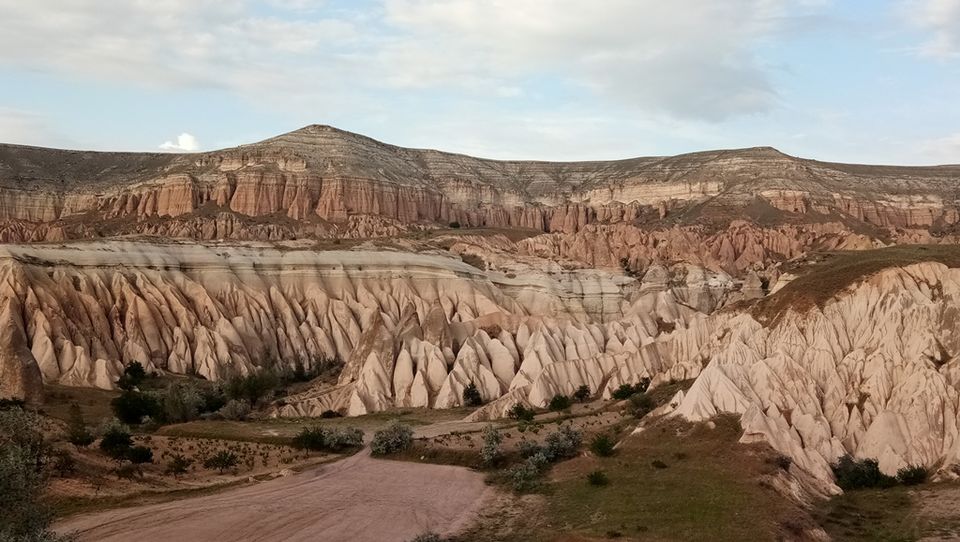 Photo of rose valley, Göreme Belediyesi/Nevşehir Merkez/Nevşehir, Turkey by Aditi Chaudhary
