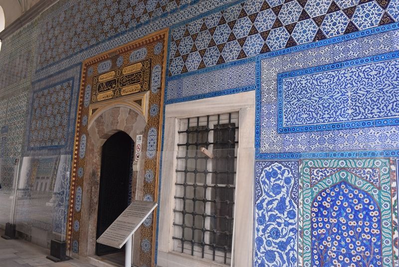 Photo of Hobyar Mahallesi, Topkapı Palace, Büyük Postane Caddesi, Fatih/Istanbul, Turkey by Aditi Chaudhary