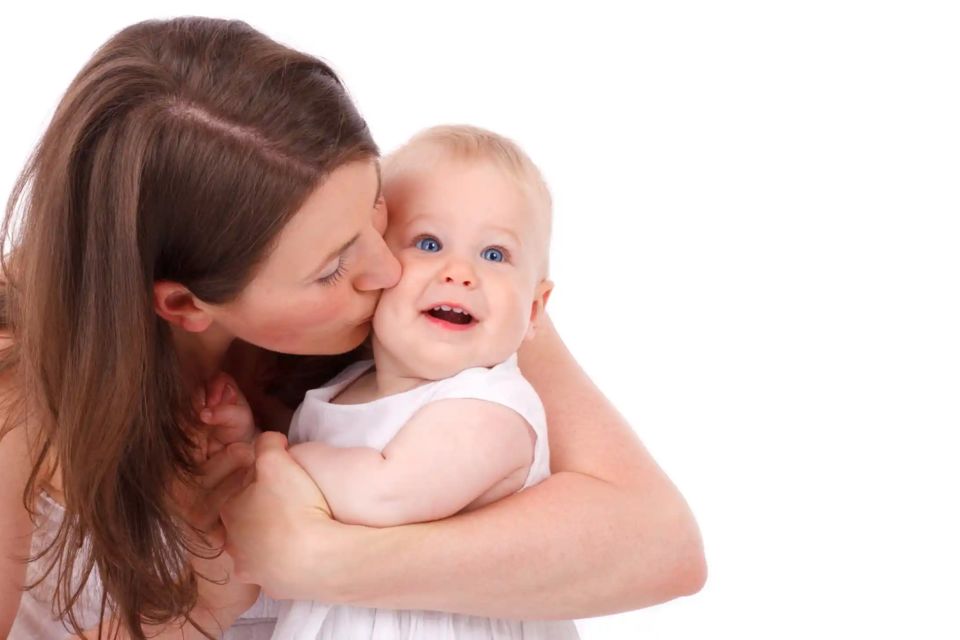 Photo of 10 Essential Things to Carry While Traveling with Baby 3/6 by Souchal Turerao