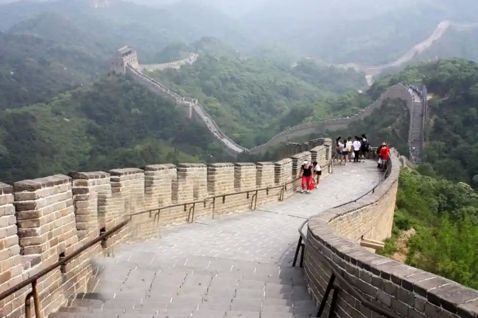 Photo of China: Great Wall to ‘blacklist’ misbehaving tourists, announce their names publicly 1/2 by Souchal Turerao