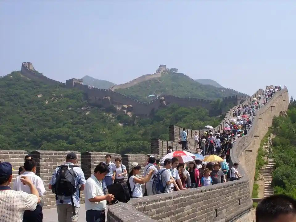 Photo of China: Great Wall to ‘blacklist’ misbehaving tourists, announce their names publicly 2/2 by Souchal Turerao