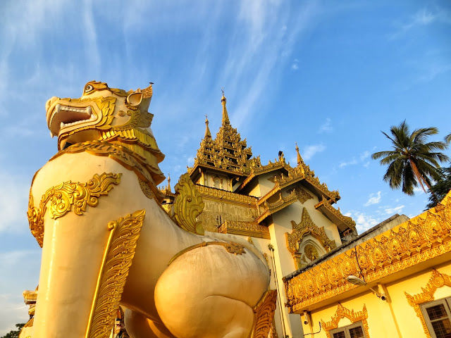 Photo of Shwedagon Pagoda, Yangon, Yangon Region, Republic of the Union of Myanmar by Molly