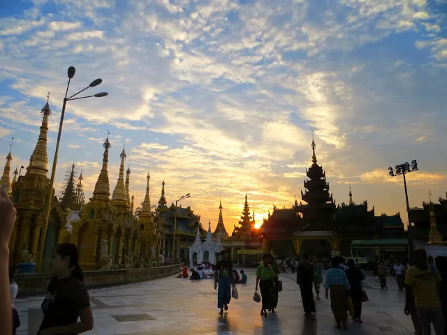 Photo of Shwedagon Pagoda, Yangon, Yangon Region, Republic of the Union of Myanmar by Molly