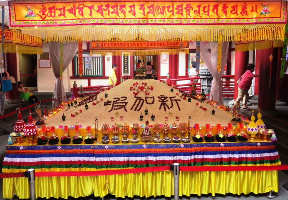 Photo of A brush with Buddhism at the Buddha Tooth Relic Temple by Ankita & Mohit