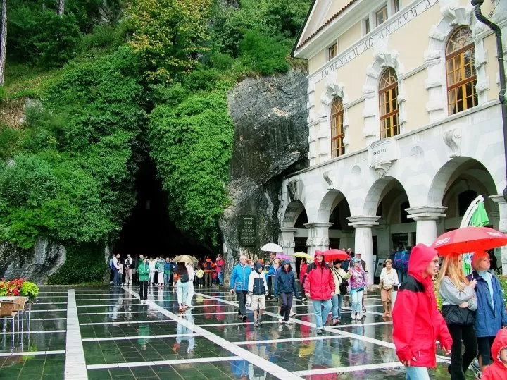 Photo of Postojna Cave, Jamska cesta, Postojna, Slovenia by Sonali Shah