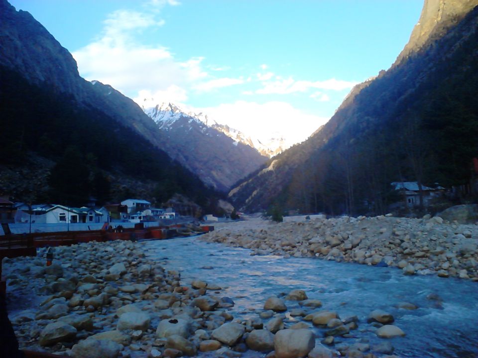 Photo of GAUMUKH under 2500rs(FOR EVERY WANDERING SOUL WHO GOT BUDGET CRUNCHED) 1/6 by Anuj Chauhan
