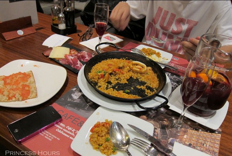 Photo of Café & Tapas, Barcelona, Spain by Sharon Phang