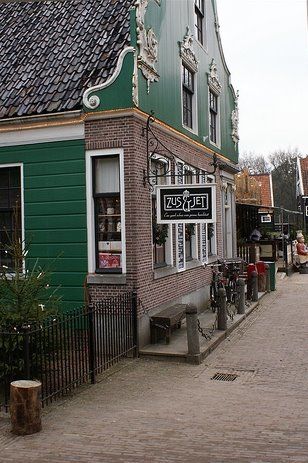 Photo of Openluchtmuseum, Hoeferlaan, Noordoostelijk van Schaarsbergen, Arnhem, The Netherlands by Heather Tucker