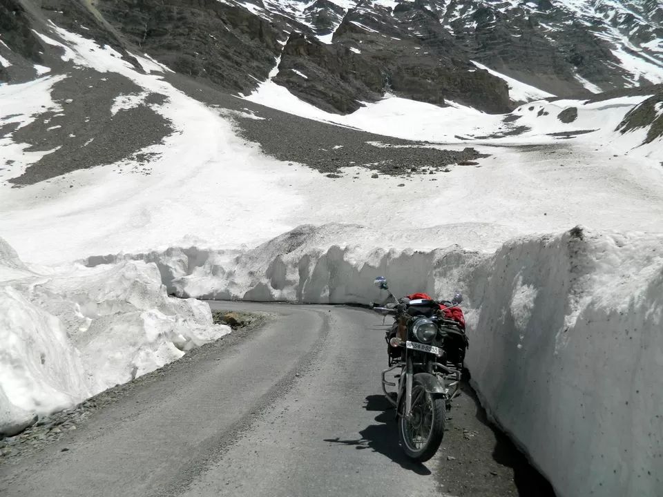 Photo of Baralacha La 4891 m, Lahaul And Spiti, Himachal Pradesh, India by Shilpa Balakrishnan