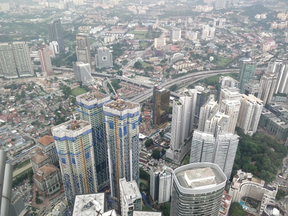 Photo of Petronas Twin Tower, Kuala Lumpur City Centre, Kuala Lumpur, Federal Territory of Kuala Lumpur, Malaysia by Prateek Gupta