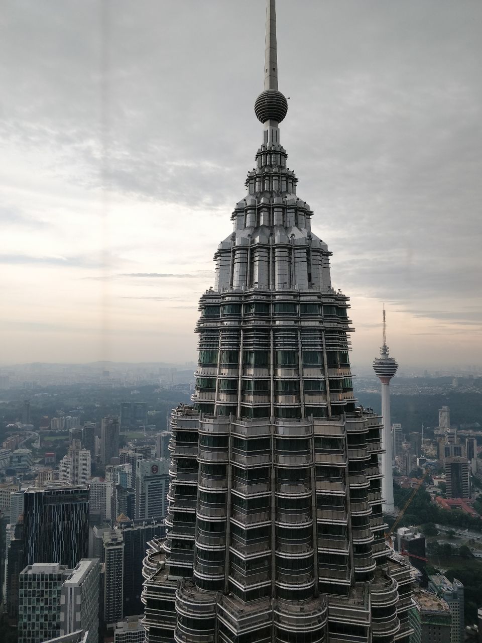 Photo of Petronas Twin Tower, Kuala Lumpur City Centre, Kuala Lumpur, Federal Territory of Kuala Lumpur, Malaysia by Prateek Gupta