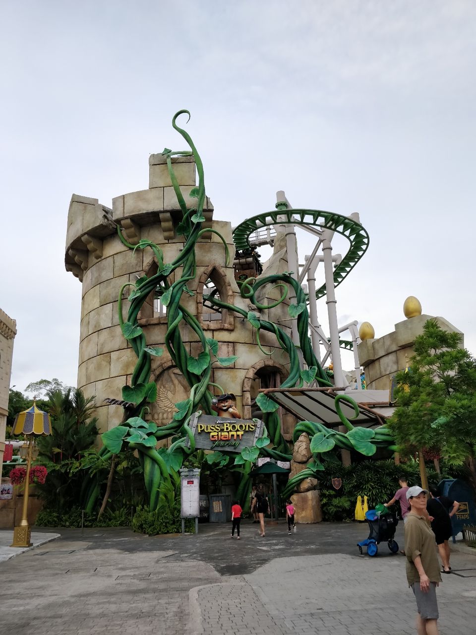 Photo of Sentosa Gateway, Universal Studios Singapore, Singapore by Prateek Gupta