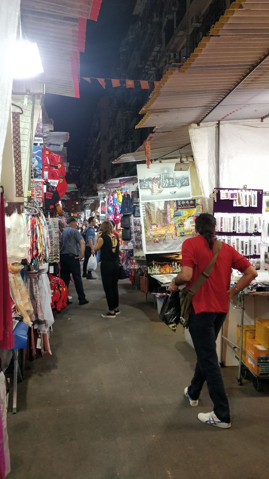 Photo of Temple Street Night Market, Temple Street, Jordan, Hong Kong by Prateek Gupta