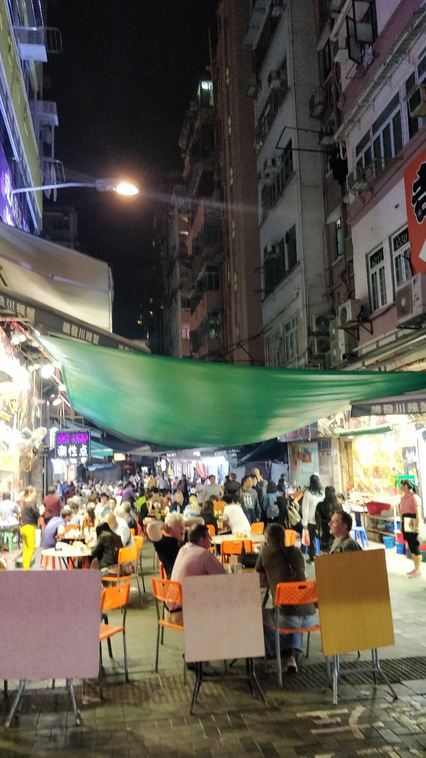 Photo of Temple Street Night Market, Temple Street, Jordan, Hong Kong by Prateek Gupta
