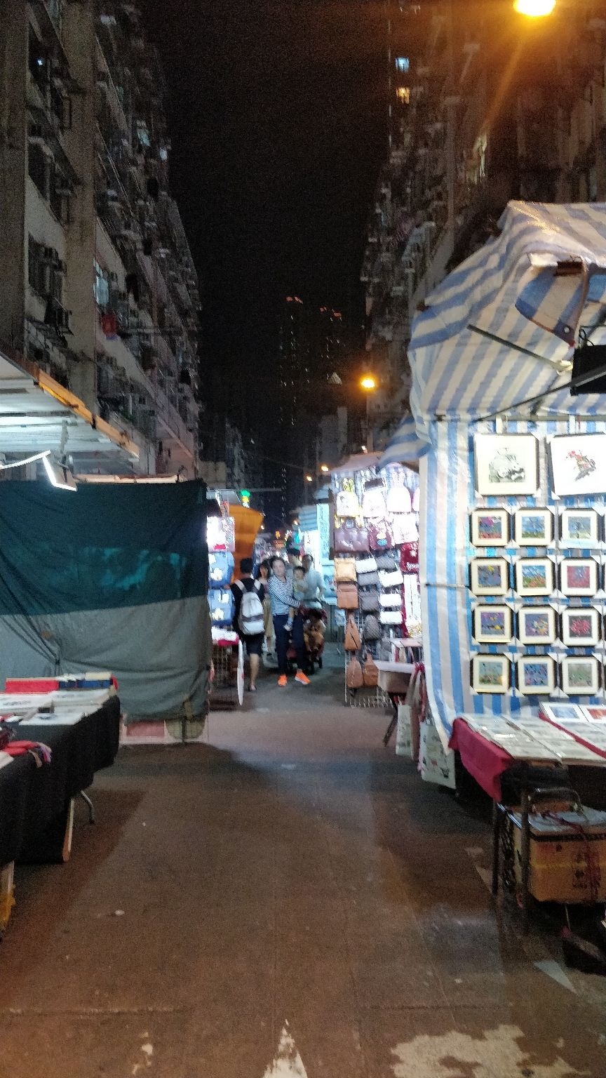 Photo of Temple Street Night Market, Temple Street, Jordan, Hong Kong by Prateek Gupta