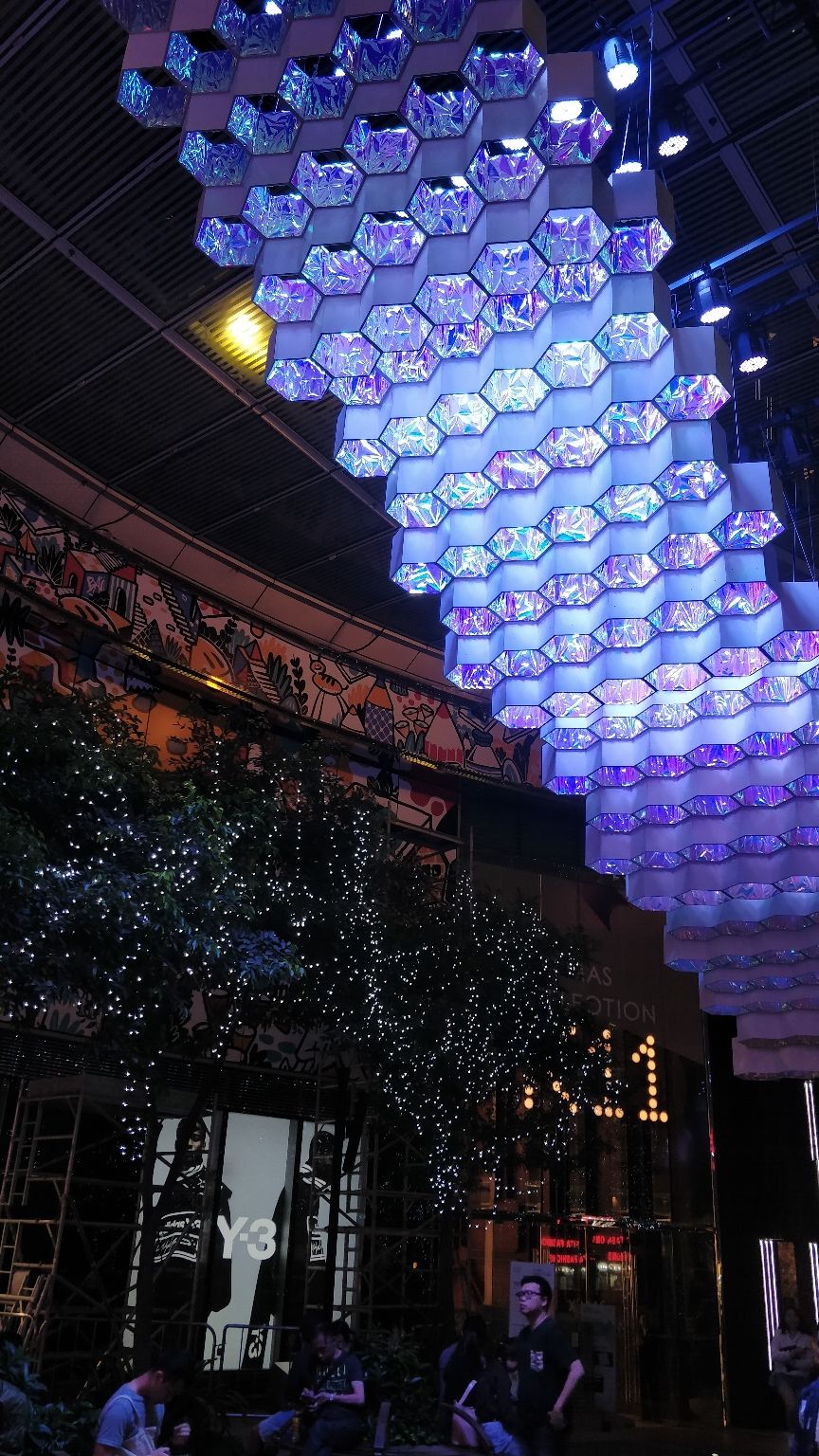 Photo of LANDMARK - LANDMARK ATRIUM, Queen's Road Central, Central, Hong Kong by Prateek Gupta