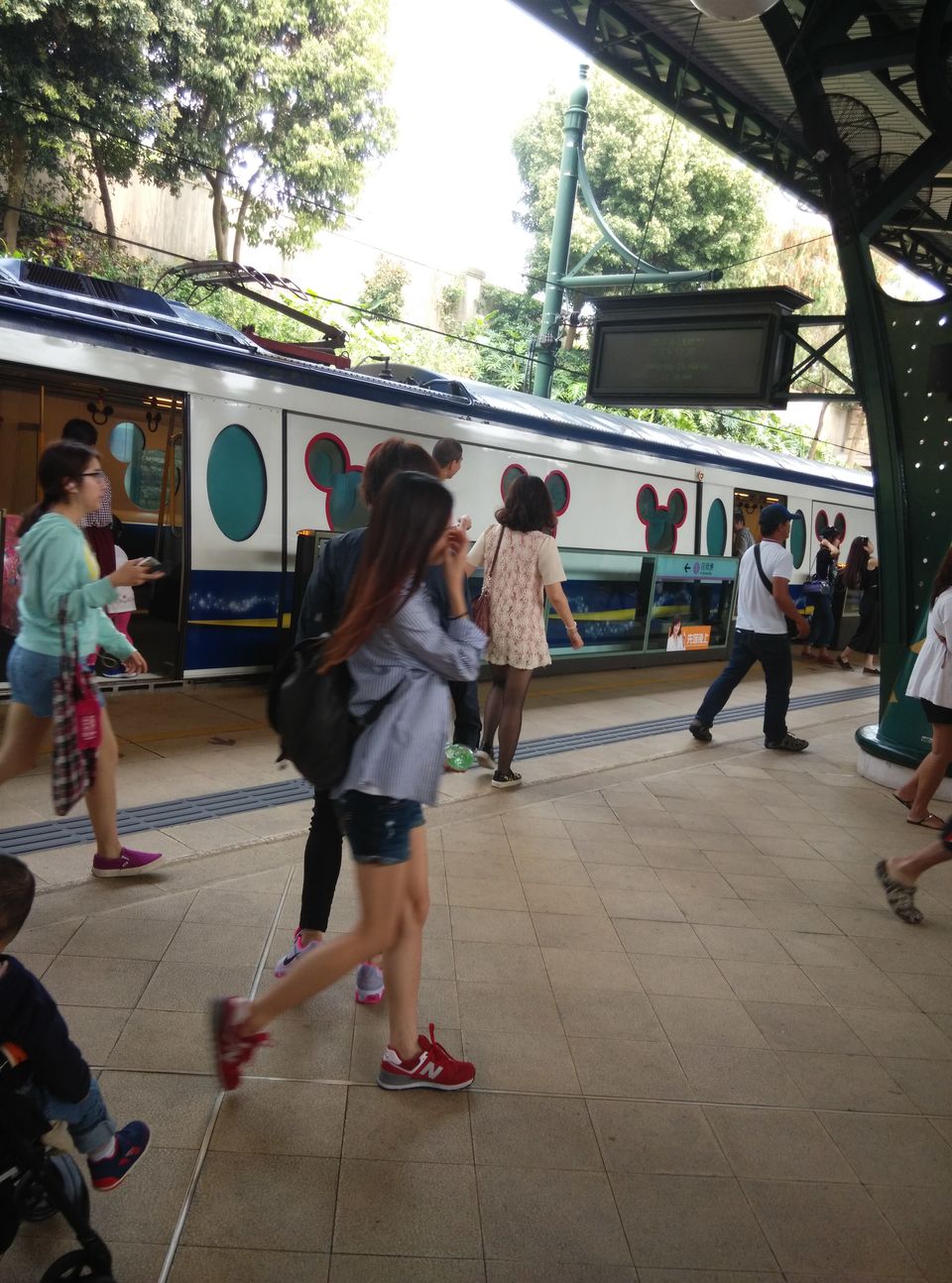 Photo of Hong kong with a backpack - First Solo Trip 22/88 by Ridhima Srivastava