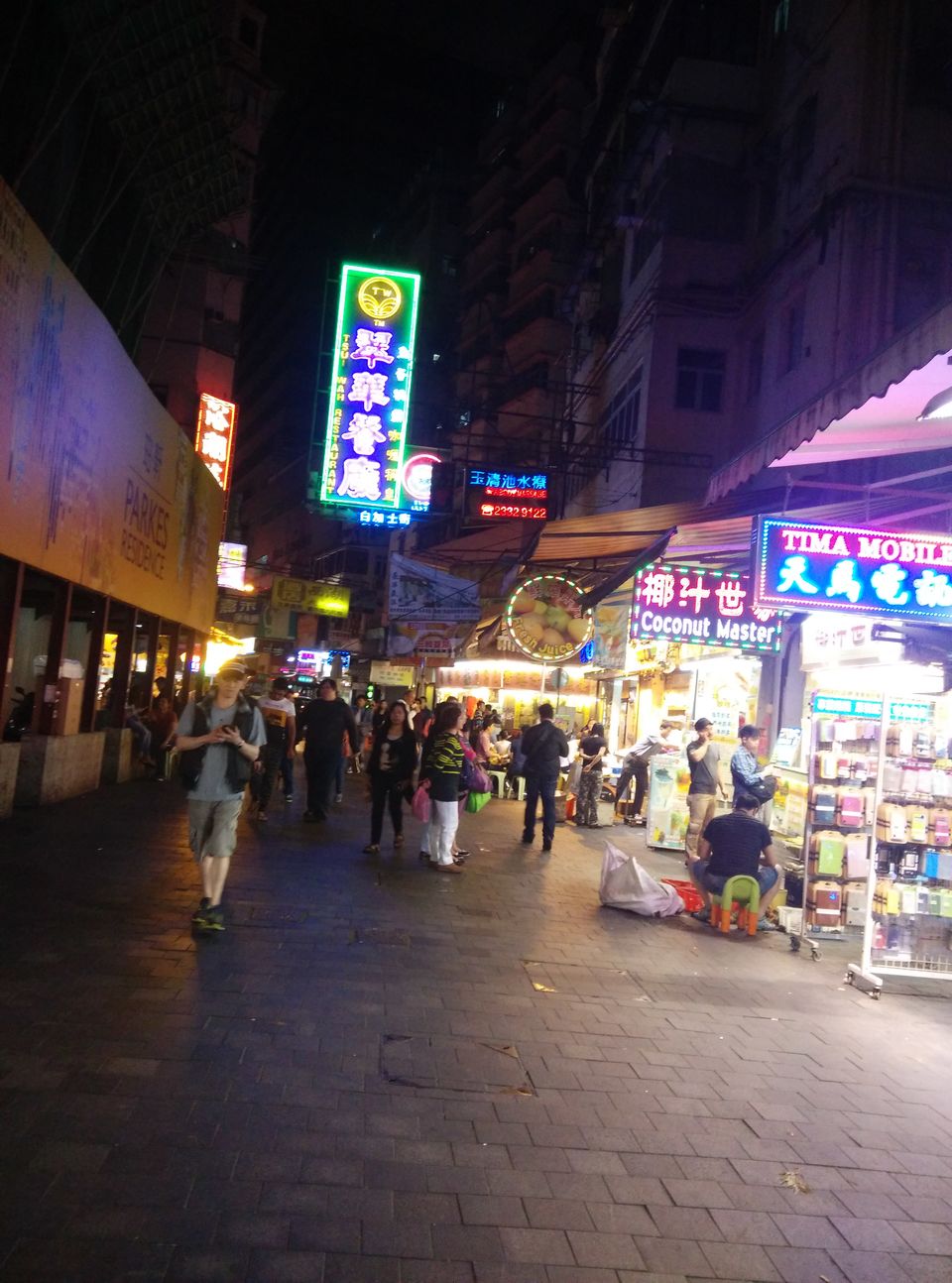 Photo of Hong kong with a backpack - First Solo Trip 80/88 by Ridhima Srivastava