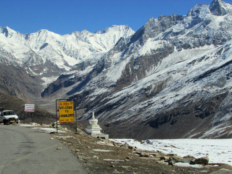 Photo of Manali- Beauty of hills, snow and greens. 7/20 by anila