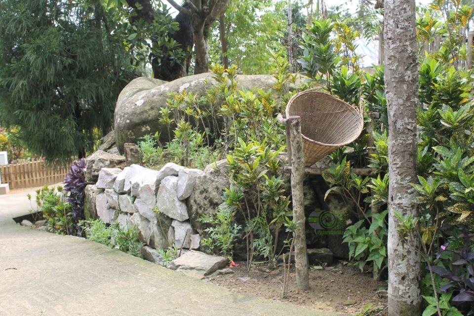 Photo of Mawlynnong: The Hidden Chapters of Meghalaya , some off route points. 10/31 by anila