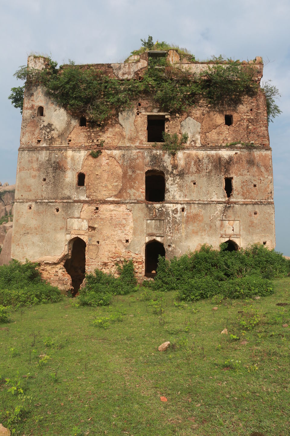 Photo of Journey to the unheard history of Chotanagpur : Navratnagarh, Gumla, Jharkhand by anila