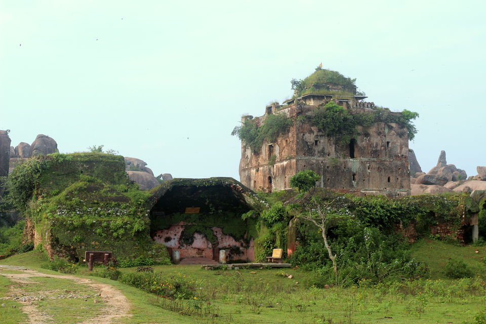 Photo of Journey to the unheard history of Chotanagpur : Navratnagarh, Gumla, Jharkhand by anila